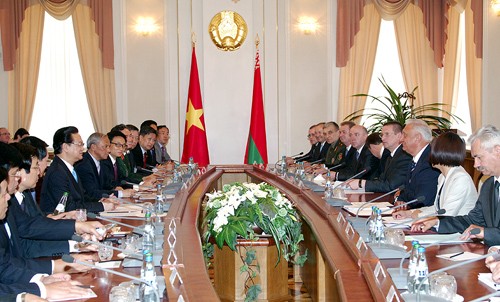 Переговоры между премьер-министром Нгуен Тан Зунгом и его белорусским коллегой - ảnh 2